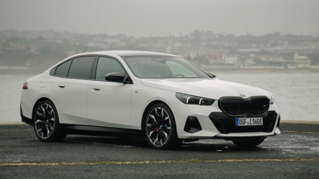 BMW i5 M60 xDrive Exterior Design in Alpine White