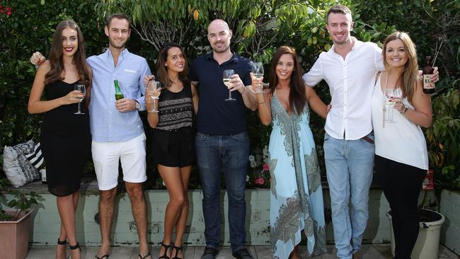 How to get 10 women to dinner ... organise a roaming dinner party.