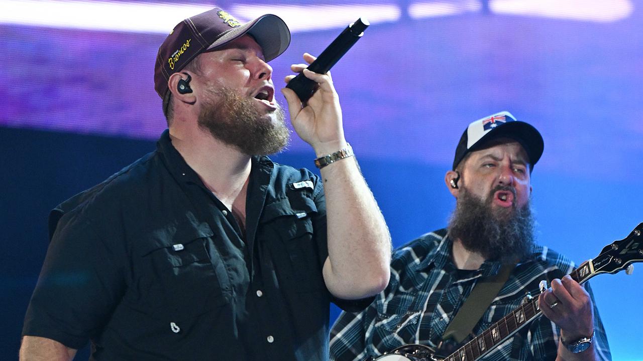 Luke Combs Ignites Country Music Revolution: Epic Suncorp Stadium Performance Review