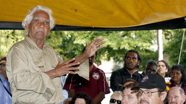 Alfred Neal at a Queensland government community cabinet in Yarrabah questioning then premier Peter Beattie.