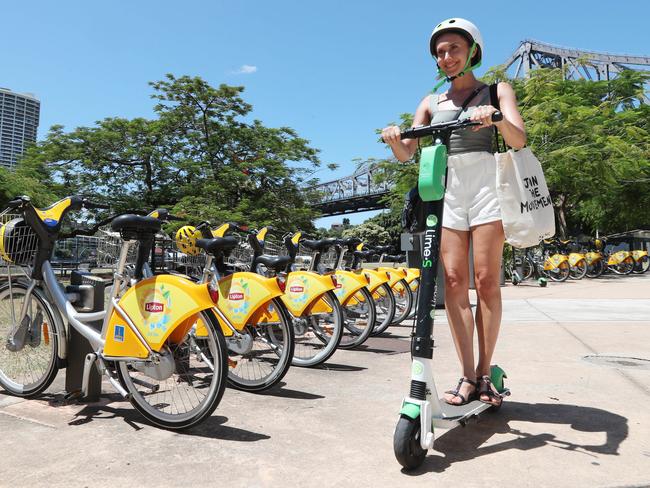 Malgorzata Pasieczna rides a Lime scooter. Picture: Peter Wallis