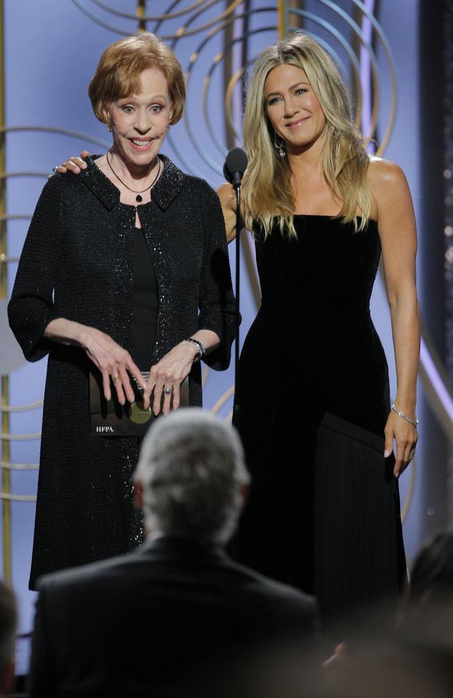 ‘I loved Will &amp; Grace’ ... Carol Burnett and Jennifer Aniston joke onstage.