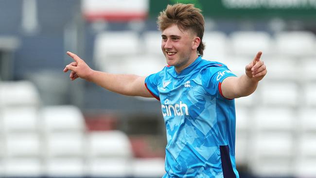 Noah Thain in action for England Under-19s.