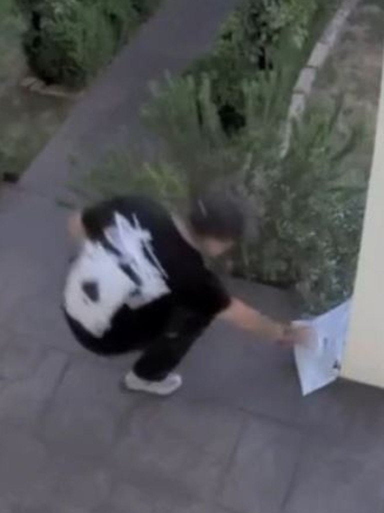 A man was spotted allegedly stealing a parcel from a Melbourne porch. Picture: Reddit