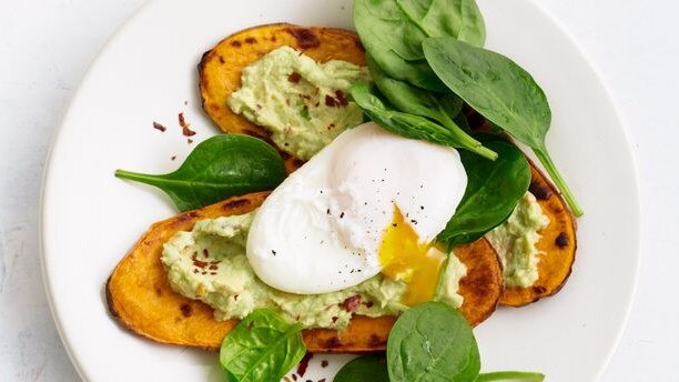 Smashed avo on toast with a difference.