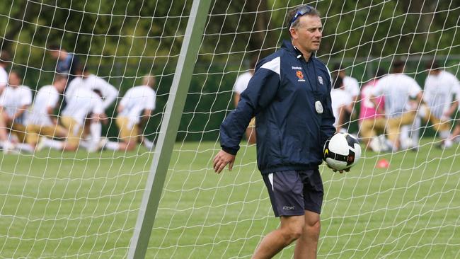 Gary van Egmond at training when he was Newcastle coach.