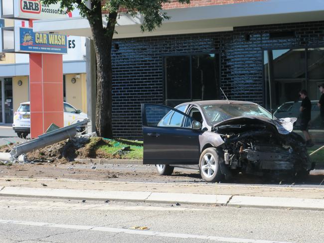 Single vehicle crash on the corner of David St and Hume St.