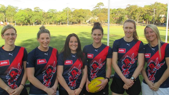 s21dv999 Diamond CReek women's footy Nicole Paul, Amelia Barden, Shae Audley, Laura Attard, Tiarna Ernst and Tanya Hetherington.