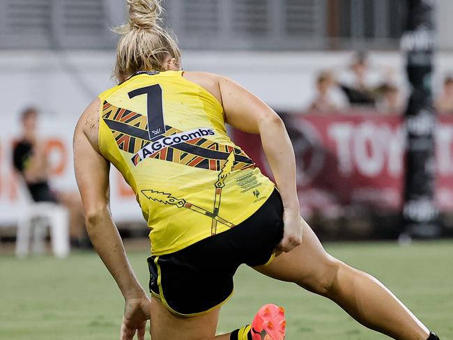 DARWIN, AUSTRALIA - OCTOBER 26: Sarah Hosking of the Tigers is seen injured during the 2024 AFLW Round 09 match between the Essendon Bombers and the Richmond Tigers at TIO Stadium on October 26, 2024 in Darwin, Australia. (Photo by Dylan Burns/AFL Photos via Getty Images)