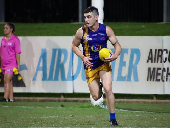 Wanderers recruit Shaun Mannagh was a key component in his side’s big win over Tiwi. Picture: Celina Whan AFLNT/Media