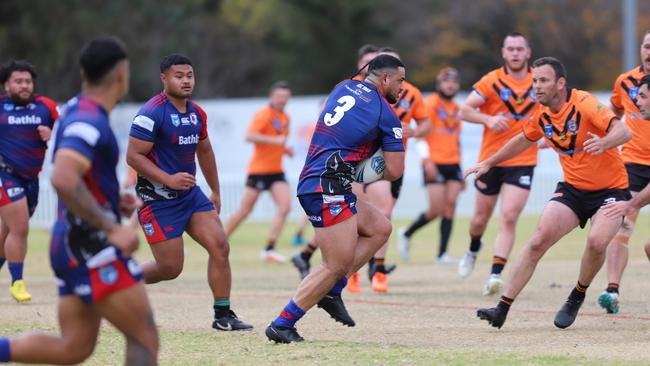 Bob Kini for Campbelltown Collegians against The Oaks Tigers. Picture: Steve Montgomery