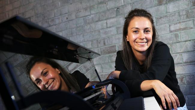 Could Gold Coast muso Amy Shark be this year’s Hottest 100 success story? Picture: Toby Zerna