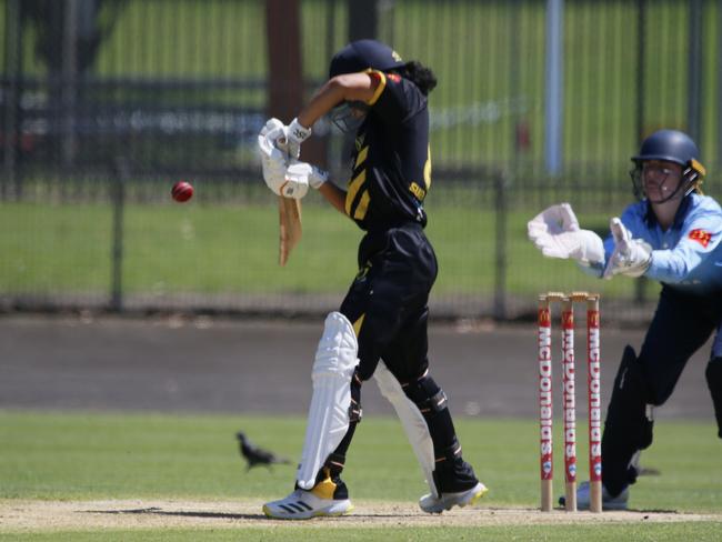 Blacktown No.5 Keerti Vatul fends away a short ball. Picture Warren Gannon Photography