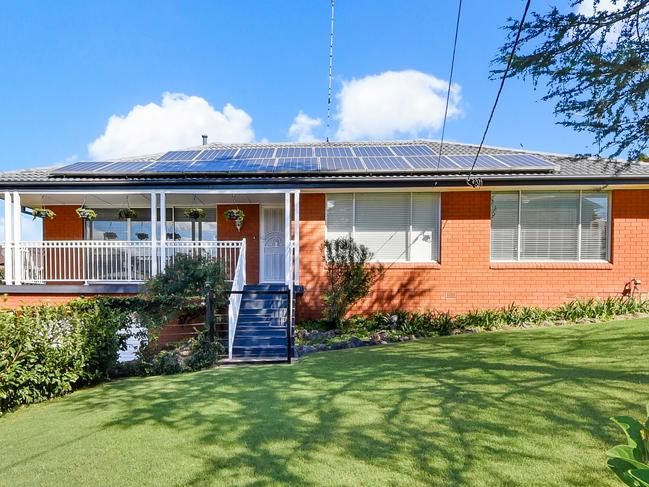 4 Willow Way, Leonay, is the Penrith house of the week. NSW real estate