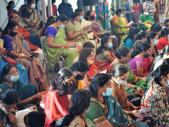 Worshipers at Sri Vakrathunda Vinayagar Temple in The Basin.