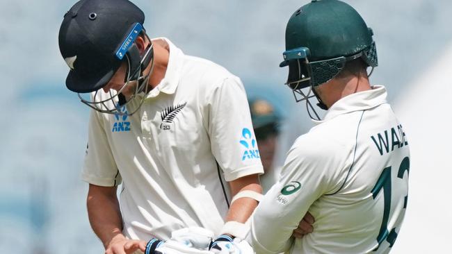 Trent Boult will return home ahead of the SCG Test after a Mitch Starc fizzer fractured his hand.