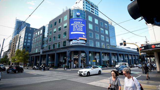 The Chapel Street Precinct Association has slammed the Victorian Premier for failing to lift restrictions preventing people from dining in hospitality venues until at least the end of May. Picture: Penny Stephens