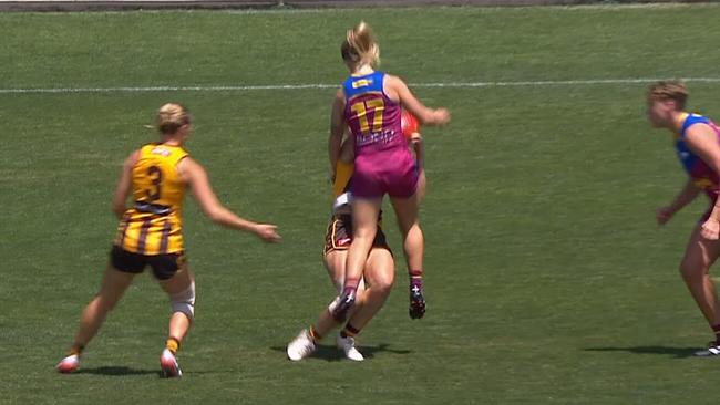 Belle Dawes had her one-match ban overturned for a second-quarter collision with Hawthorn defender Ainslie Kemp in Sunday’s qualifying final at Ikon Park. Picture: Channel 7