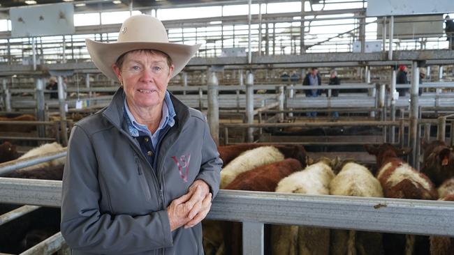 Bec Vuillermin, Vuiller Shorthorns, Yanakie, sold 10 Shorthorn steers, 387kg, for $1260 (325c/kg) at Leongatha.