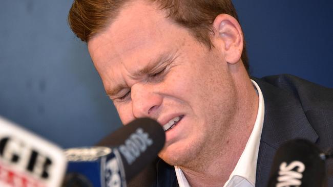 Cricketer Steve Smith burst into tears at his press conference following the ball tampering scandal.