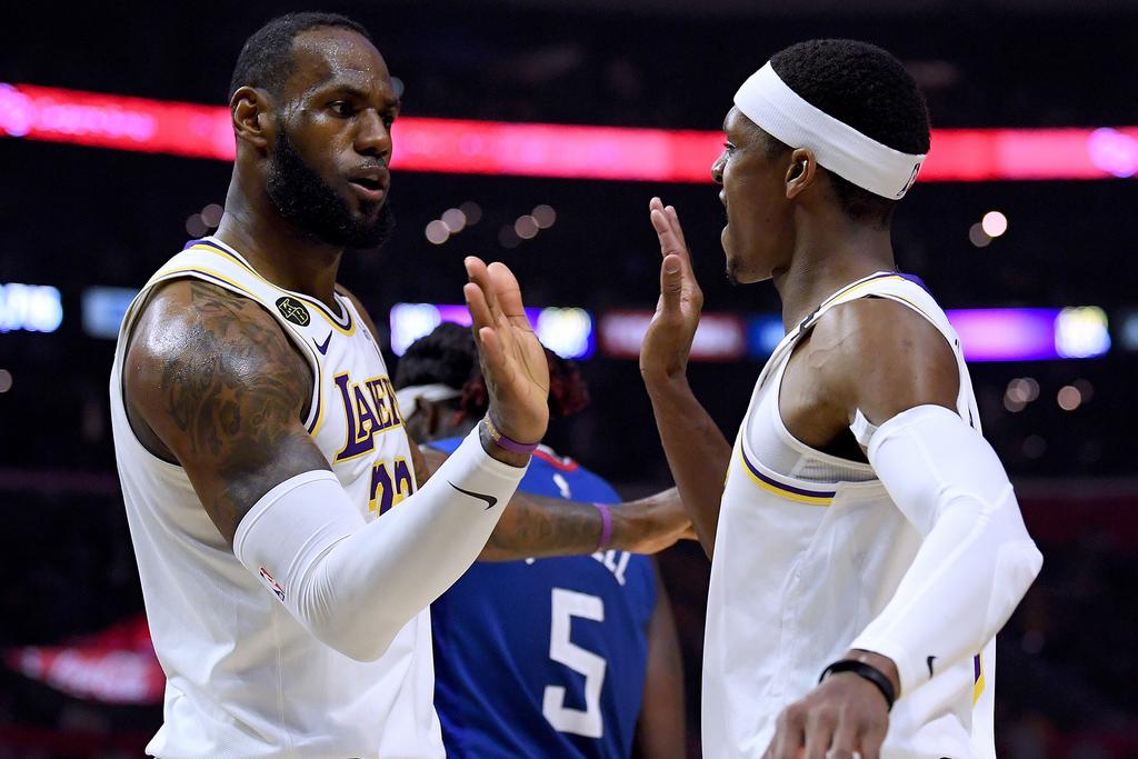 As LeBron James news spreads, Lakers fans start celebrating