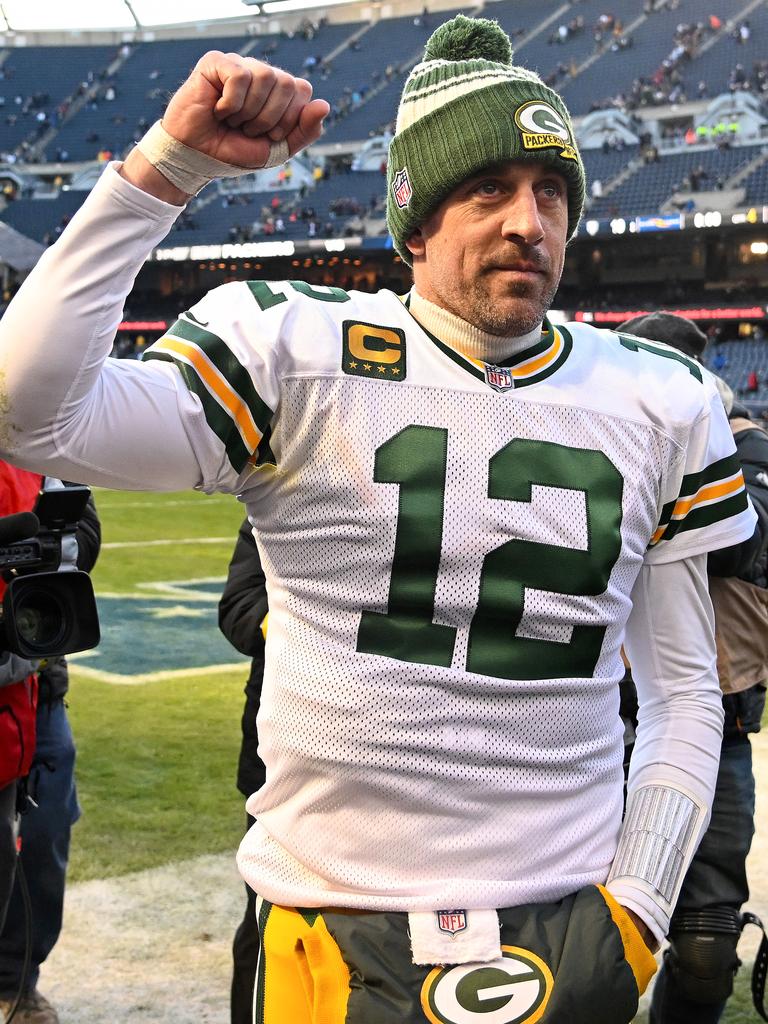 Green Bay Packers Star QB Aaron Rodgers Speaks Out About GAY Rumors 