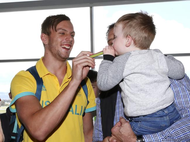 Chalmers says hello to his little cousin George. Picture: Sarah Reed.