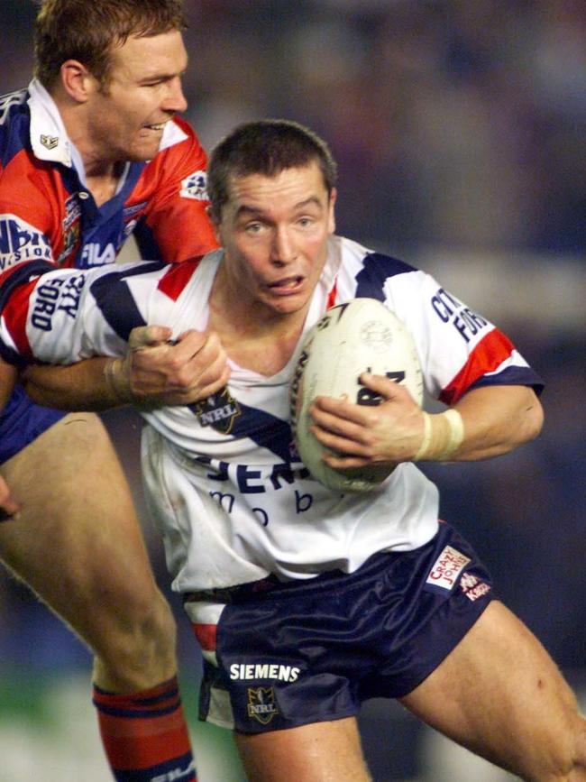 Newcastle. June 1st, 2001. Paul Green and Sean Rudder - during NRL round 15, Knights v Roosters at Marathon Stadium. (AAP Image/Daniel Berehulak/Action Photographics)