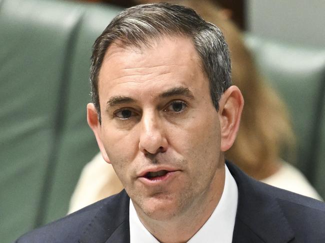 CANBERRA, AUSTRALIA  - NewsWire Photos - November 20, 2024: Federal Treasurer Jim Chalmers updates the House of Representatives on the state of the Australia econmoy at Parliament House in Canberra. Picture: NewsWire / Martin Ollman