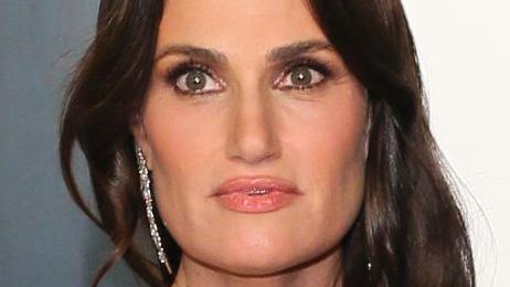 US actress-singer Idina Menzel attends the 2020 Vanity Fair Oscar Party following the 92nd Oscars at The Wallis Annenberg Center for the Performing Arts in Beverly Hills on February 9, 2020. (Photo by Jean-Baptiste Lacroix / AFP)