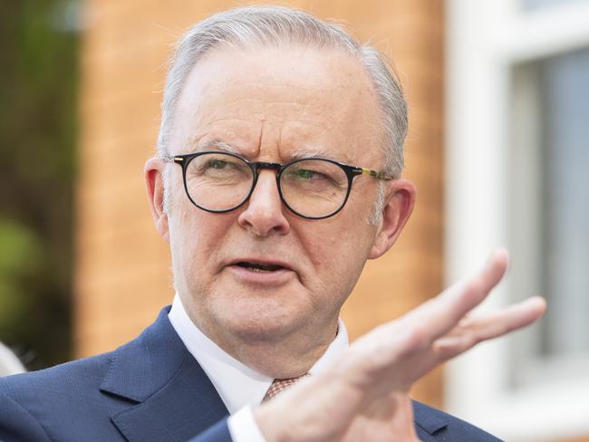 SYDNEY, AUSTRALIA. NewsWire Photos. FEBRUARY 28, 2025. Australian Prime Minister Anthony Albanese holds a press conference in Ashfield. Picture: NewsWire / Jeremy Piper