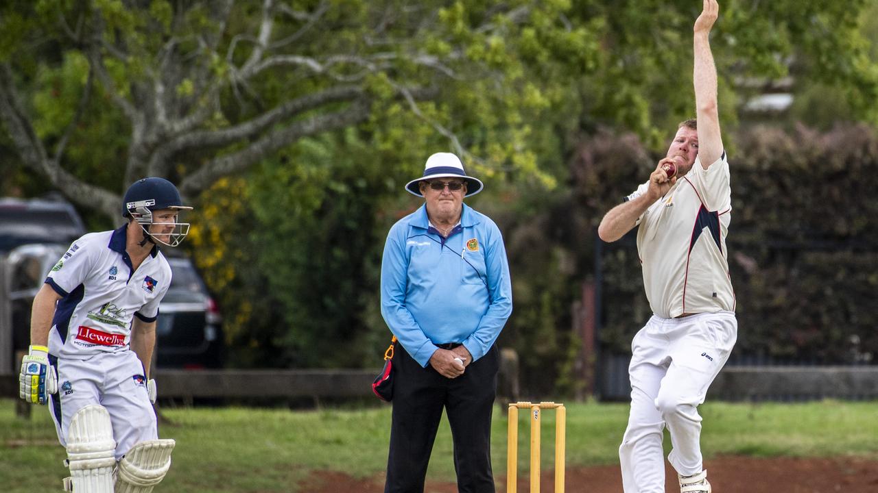 Jack Carter bowls for Mets. Harding-Madsen Shield, Metropolitan-Easts vs Laidley Districts. Saturday. 31st Oct 2020