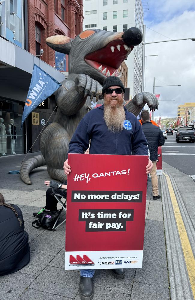 Adrian Shaw – CEPU state organiser for Tas. Qantas workers strike in Hobart, October 25, 2024. Picture: Nikki Davis Jones