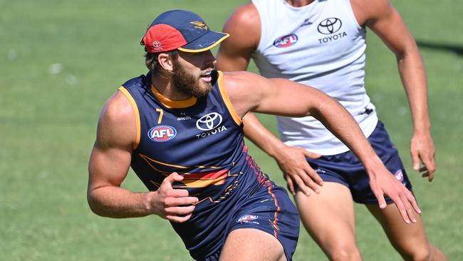 22/1/25. Adelaide Crows FC training @ West Lakes.#7 Riley ThilthorpePIcture: Keryn Stevens