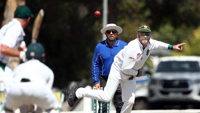 Dew bowling for Thomson against Bell Park in a preliminary final in March, 2023.