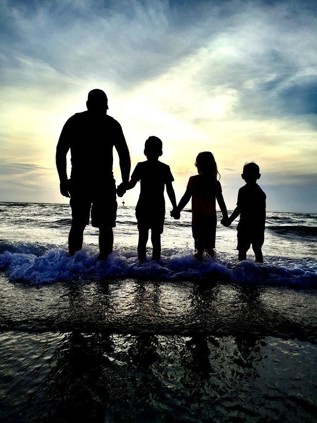 Family time at Chelsea Beach on New Year’s Day watching the sunset. Picture: Donna Lee, Numurkah.