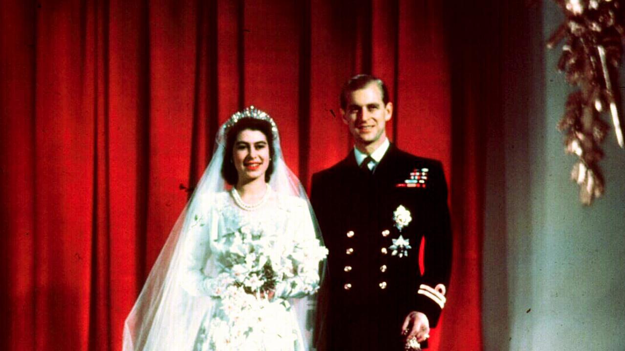 Queen Elizabeth Prince Philip 70th Wedding Anniversary The Royal Romance In Stunning Pictures 1001