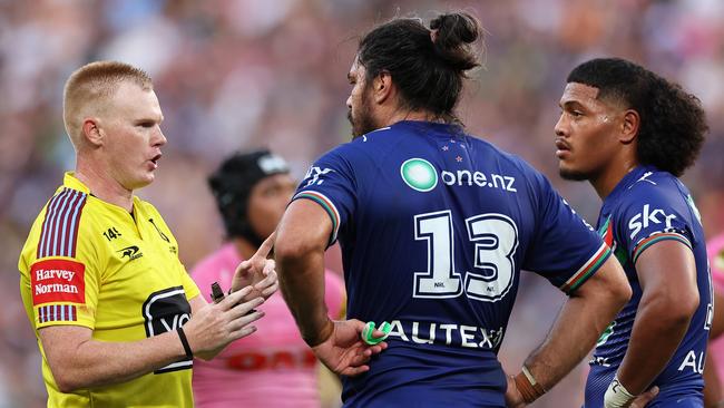 BRISBANE, AUSTRALIA - MAY 06: Referee Todd Smith talks to Tohu Harris of the Warriors and Demitric Sifakula of the Warriors during the round 10 NRL match between the New Zealand Warriors and Penrith Panthers at Suncorp Stadium on May 06, 2023 in Brisbane, Australia. (Photo by Cameron Spencer/Getty Images)