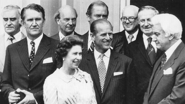 Kerr, the Queen, her palace and a PM