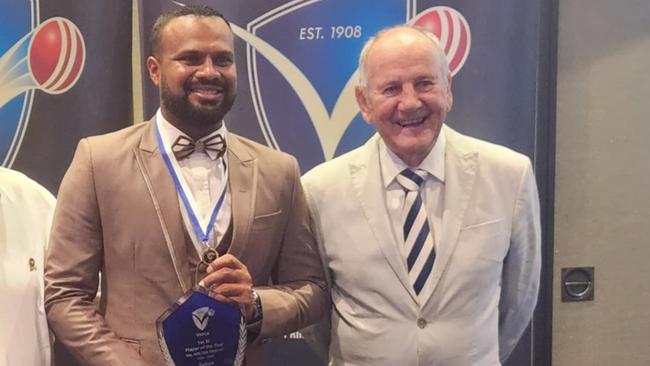 Holten Medallist Sahan Perera and VSDCA chairman Phil O'Meara.
