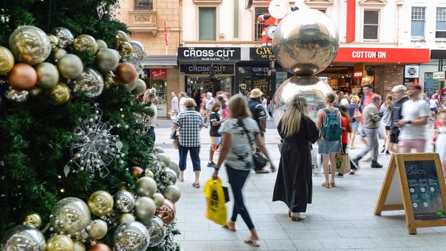 Business and consumer confidence is waning ahead of the busy holiday trading period. Picture: NCA NewsWire / Brenton Edwards