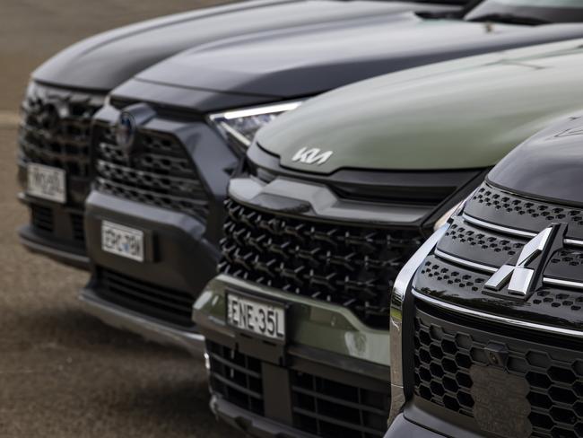 Photo of comparison test between the Kia Sportage, Hyundai Tucson, Toyota Kluger and Mitsubishi Outlander. Images taken by Mark Bean