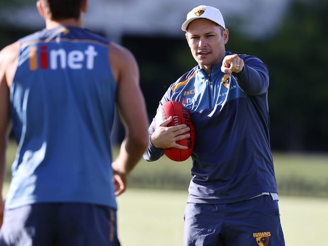 MELBOURNE. 25611/2022. Hawthorn training at Waverly. Box Hill coach Zane Littlejohn at training today. Picture by Michael Klein