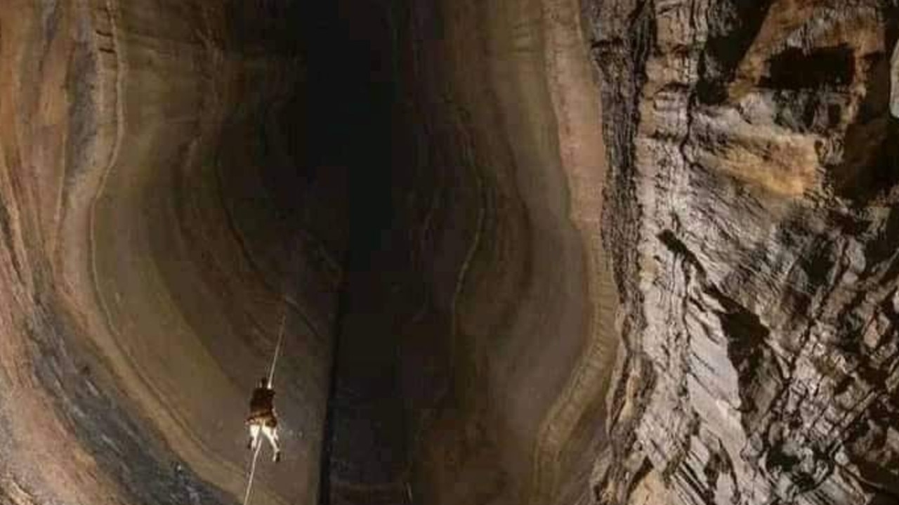Dünyanın en derin mağarası Veryovkina'da bulunuyor