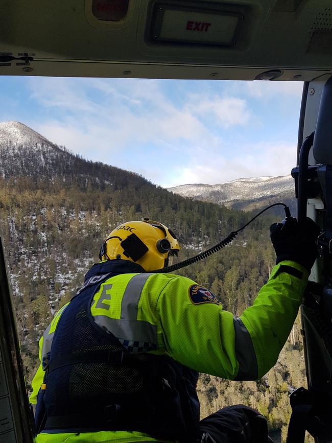 Police and SES during the search for missing bushwalkers.