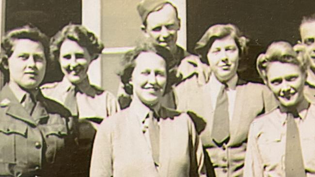 For Saturday History The Garage Girls and their drivers in 1944