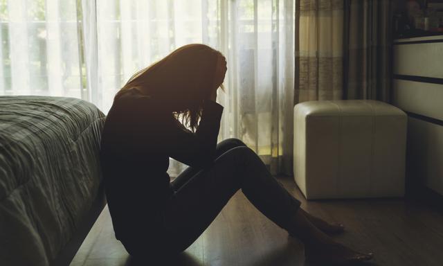 12 signs you're in a financially abusive relationship