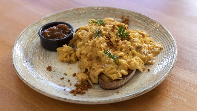 The spanner crab scramble. Picture: Mark Cranitch.