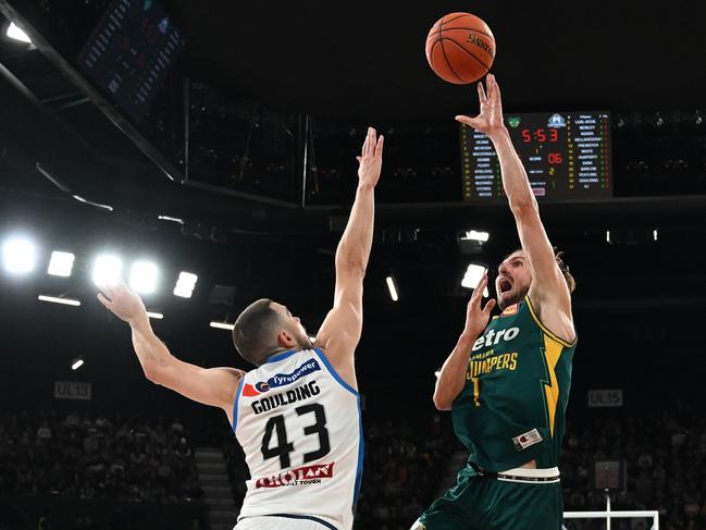 Matt Kenyon led the JackJumpers early. Picture: Getty Images