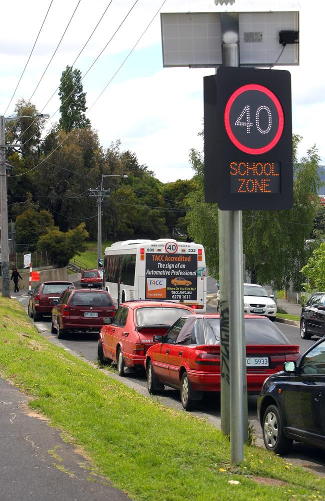 A bus outside Hobart school, Lansdowne Cresent Primary.